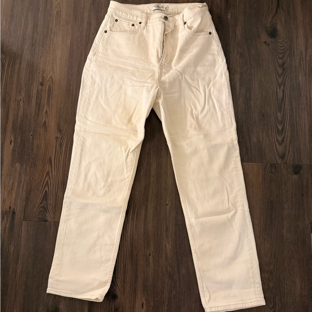 Abercrombie & Fitch Curve Love Cream High-Rise Straight Jeans